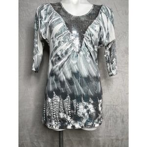 𝅺PECA’S gray and white form fitting sequins shirt
